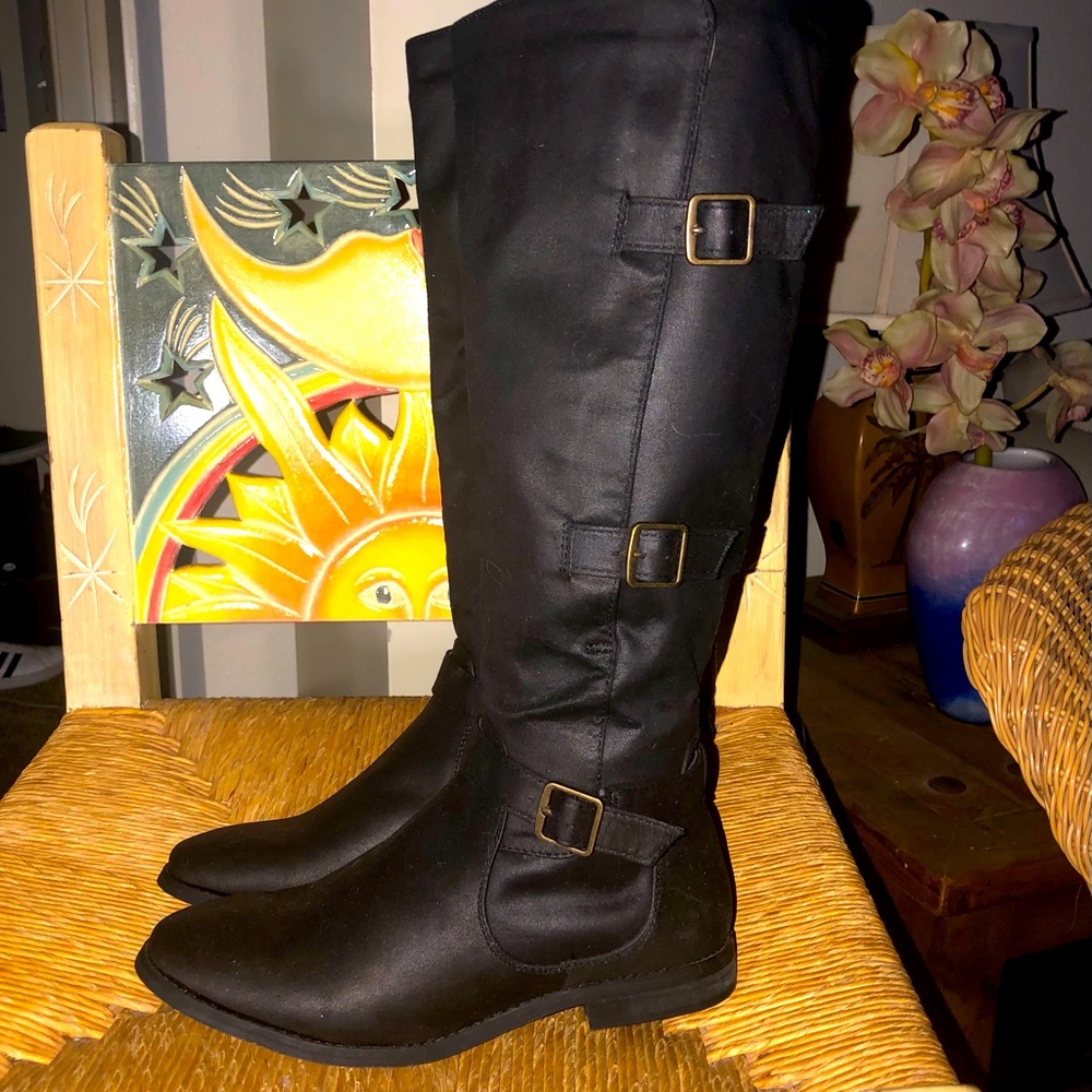 Shoe Dazzle Fabiola Boot